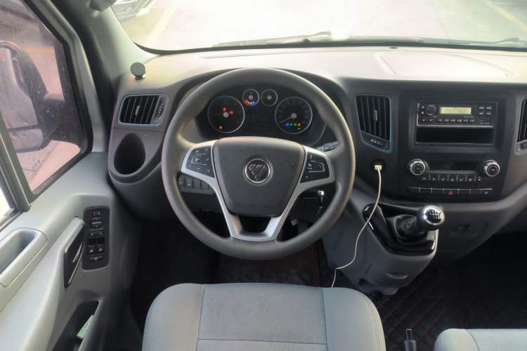 Used Foton Toano 2022 2.0T Manual Tongtu Multi-Function Long Wheelbase Mid-Roof Single-Tire 5/6/7/9-Seater 4F20TC3