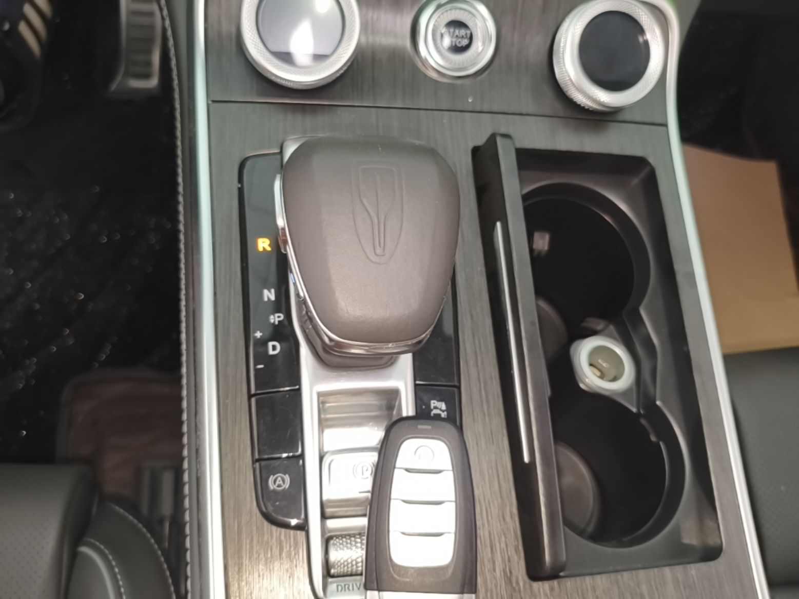 Hongqi H9 2022 2.0T Smart Connect Flagship Edition - Chinese Trim Xiang — снимка 16
