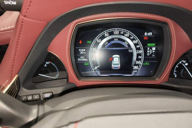 Used Lexus LS 2020 500h Executive Version China VI Standard Odometer Close Up