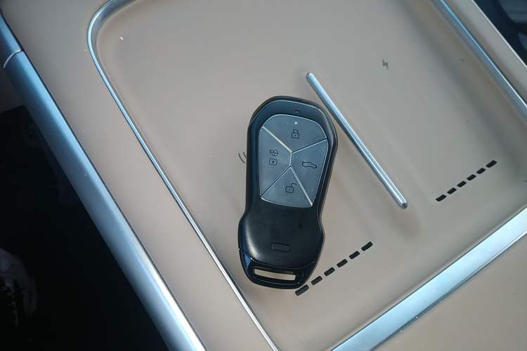 Used XPeng G9 2025 625 Long-Range Max Interior 1