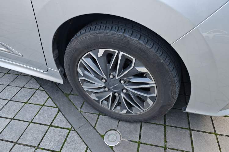 Used SAIC MAXUS G20 2019 First Edition 2.0T Automatic Luxury Version China V Standard
