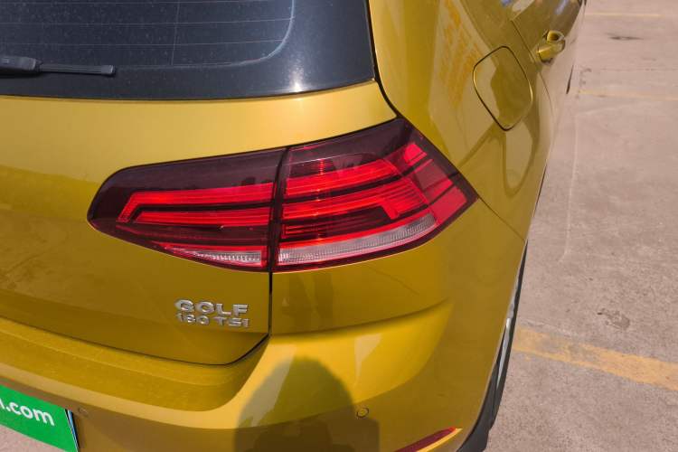 Used Volkswagen Golf 2018 180TSI Automatic Comfort Model
