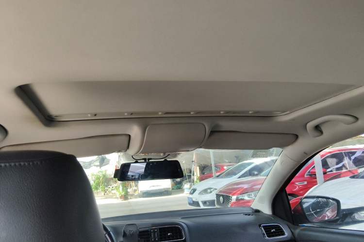 Used Volkswagen Polo 2011 1.6L Automatic ZhiKu Edition
