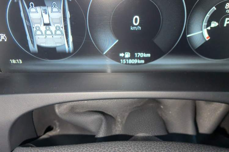 Used Jaguar XEL 2018 2.0T 200 PS Premium Edition Odometer Close Up