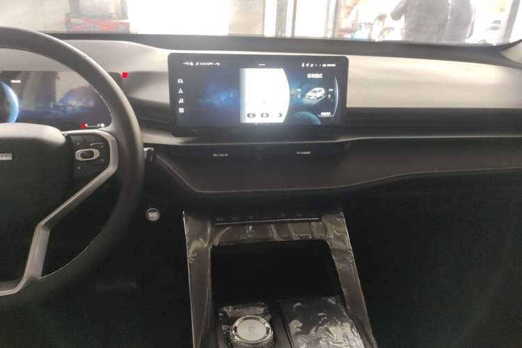 Used Haval H6 New Energy 2023 DHT-PHEV 110KM Long-Range Edition
