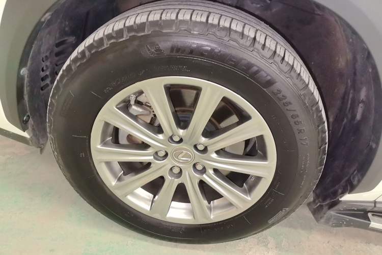 Used Lexus NX 2016 200 All-Wheel Drive FENGSHANG Version Left Front Wheel Hub