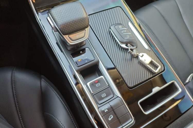 Used Roewe RX5 MAX 2021 Supreme Series 300TGI Automatic Luxury Cabin Edition
