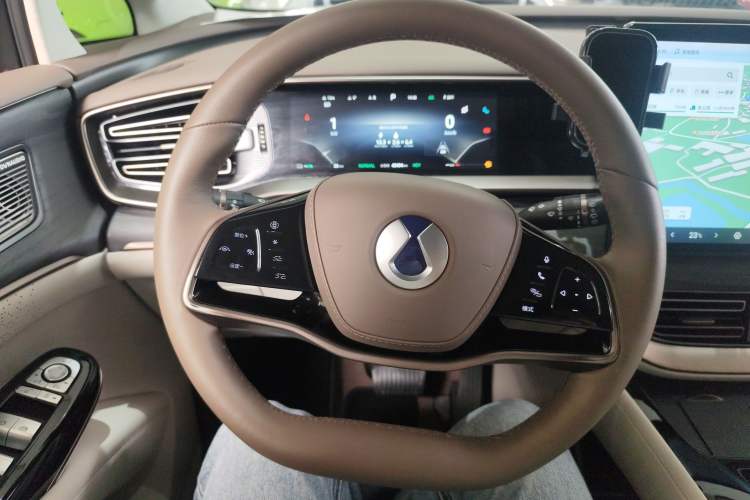 Used Denza D9 2022 DM-i 970 Four-Wheel Drive Flagship Model
