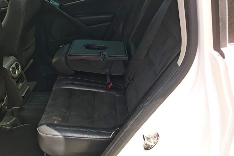 Used Volkswagen Tiguan 2013 2.0 TSI Automatic All-Wheel-Drive Flagship Edition Left Rear Seat