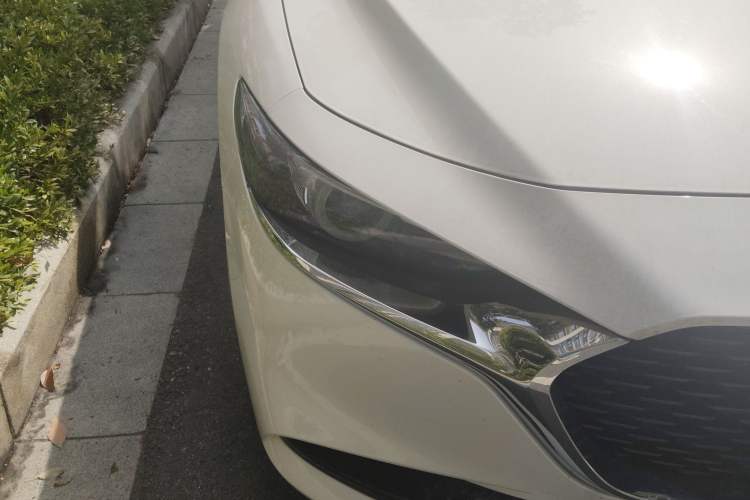 Used Mazda 3 Axela 2020 2.0L Automatic Zhiya Edition Right Front Headlight