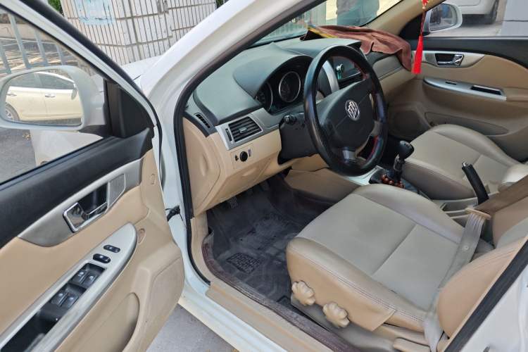 Used Buick Excelle 2013 1.5L Manual Classic Model Driver Seat