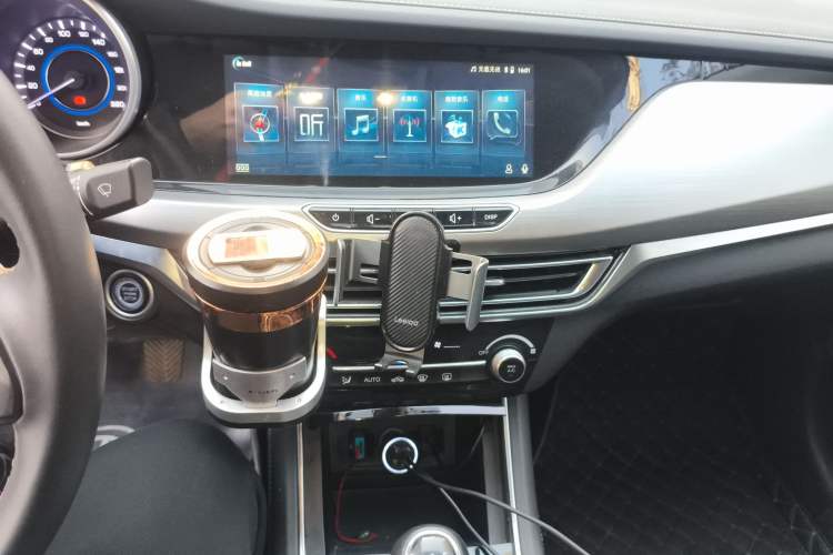 Used Changan Eado 2019 High-Energy Edition 1.6L GDI Manual Pioneer Model China VI Standard