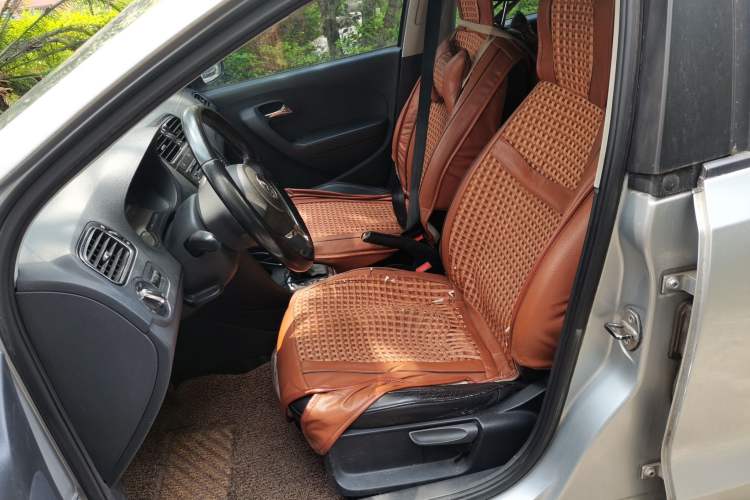 Used Volkswagen Polo 2011 1.6L Automatic ZhiShang Version
