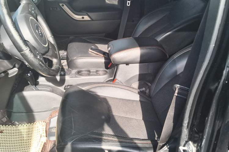 Used Jeep Wrangler 2016 3.0L Sahara 75th Anniversary Edition Left Front Seat