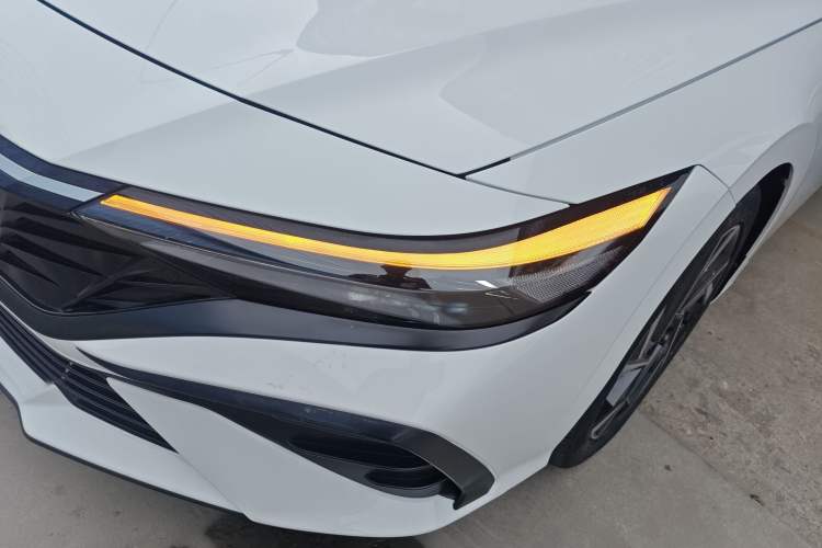 Used Hyundai Elantra 2023 1.5L CVT LUX Prestige Edition Left Front Headlight