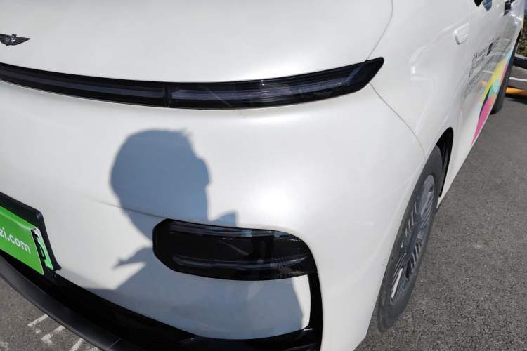 Used Geely Galaxy LEVC L380 2024 140-Degree 8-Seater Four-Wheel Drive Max