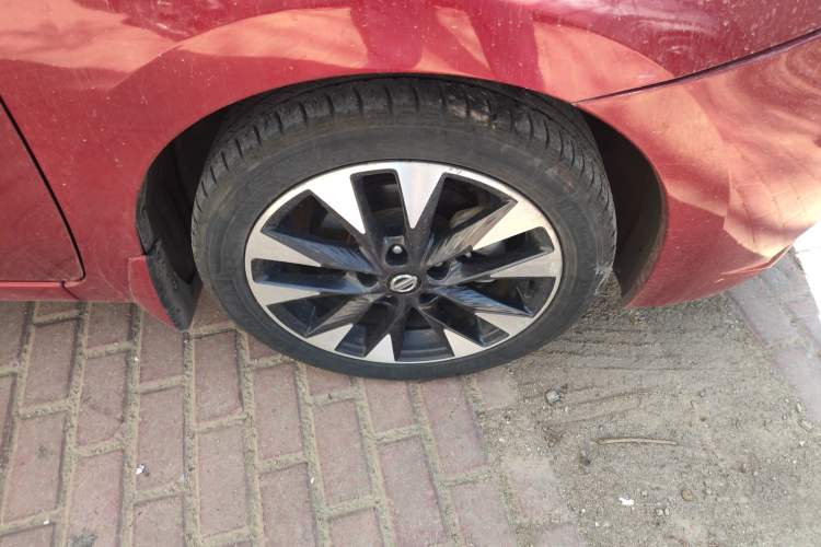 Used Nissan Lannia 2016 1.6L CVT Smart Cool Edition Right Front Wheel Hub