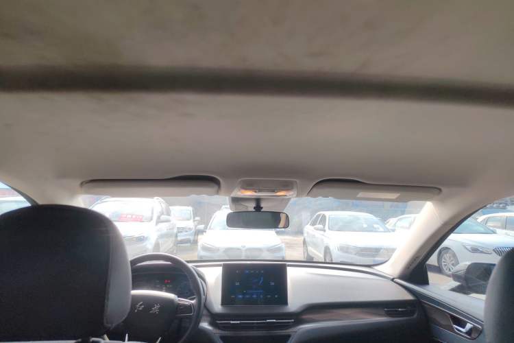 Used Hongqi E-QM5 2022 431 km Charge & Enjoy Edition
