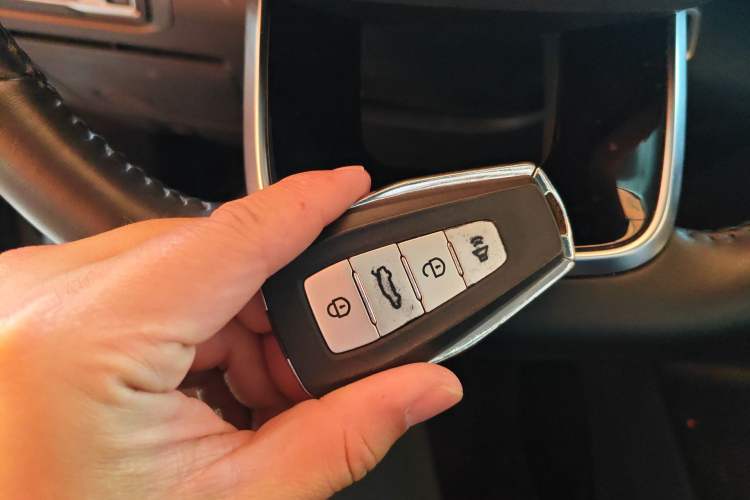 Used Geely Auto Haoyue 2022 1.8TD DCT Black Gold Limited Edition 7-Seater Vehicle Key