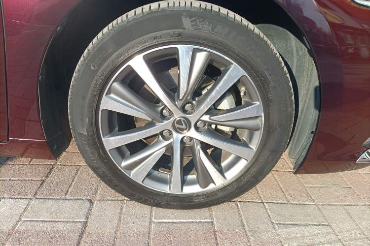 Used Lexus ES 2020 200 Excellence Edition
