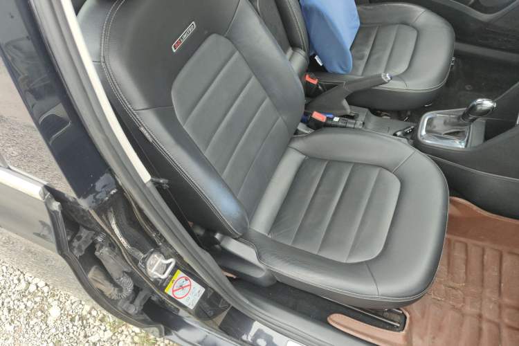 Used Volkswagen Santana 2015 1.6L Automatic Comfort Edition Right Front Seat