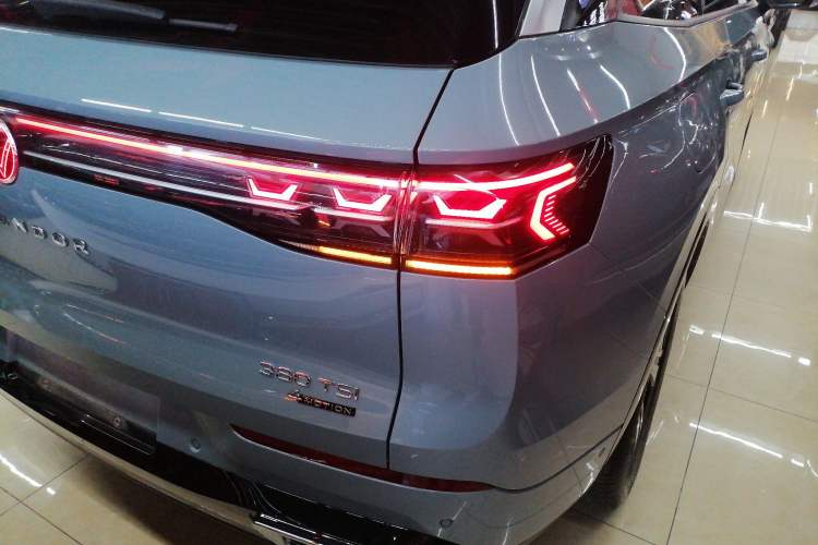 Used Volkswagen Tavendor 2023 380TSI Four-Wheel Drive R-Line Cruise Edition Exterior 3