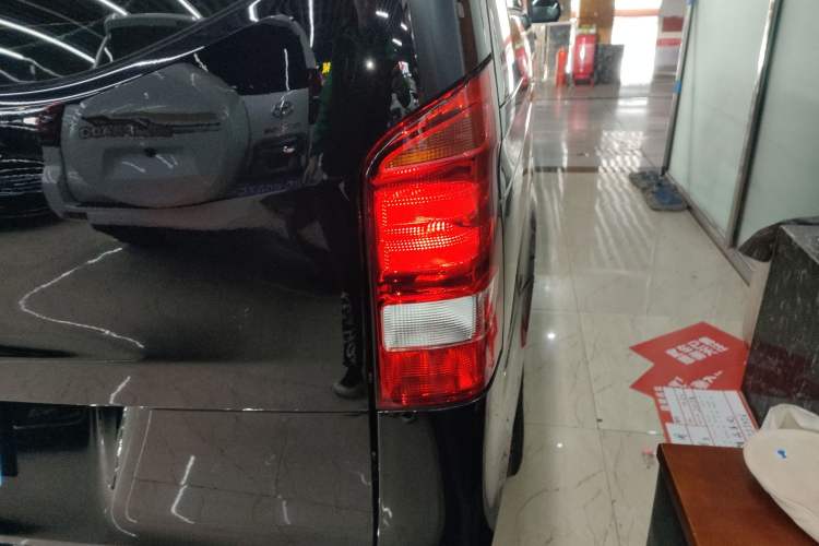 Used Mercedes-Benz Vito 2018 2.0T Business Version China VI Emission Standard
