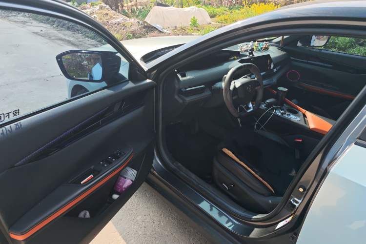 Used CHANGAN UNI-V 2022 1.5T Prestige Version Interior 3