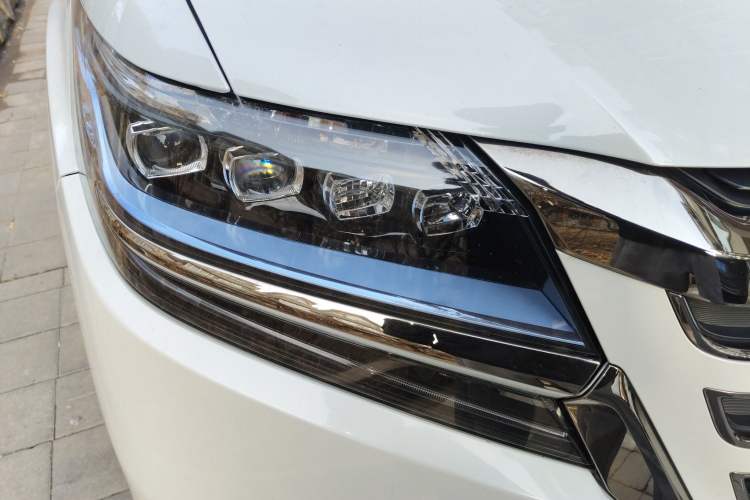 Used Honda Elysion 2019 2.0L Hybrid Luxury Edition Right Front Headlight