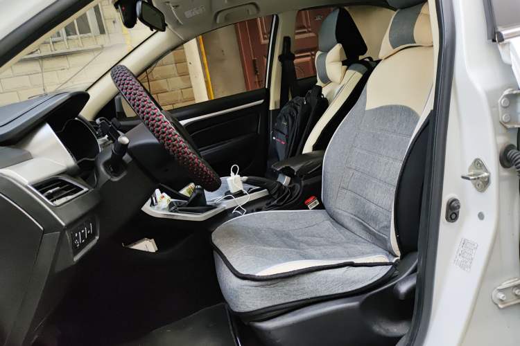 Used Geely Auto Vision 2019 Upgraded Model 1.5L Manual Luxury Version China VI Standard