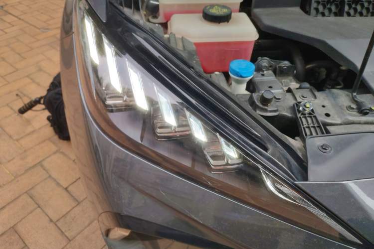 Used MG 4 EV 2022 520 km Flagship Edition Right Front Headlight