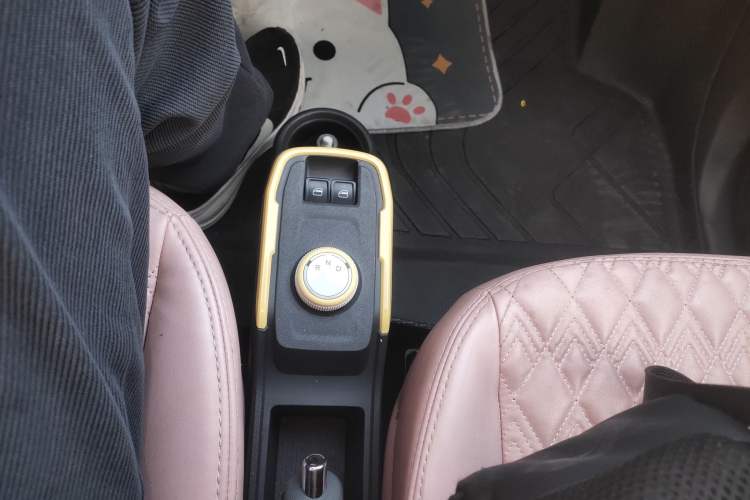 Used Chery QQ Ice Cream 2022 170km Sundae Phosphate Lithium-Ion