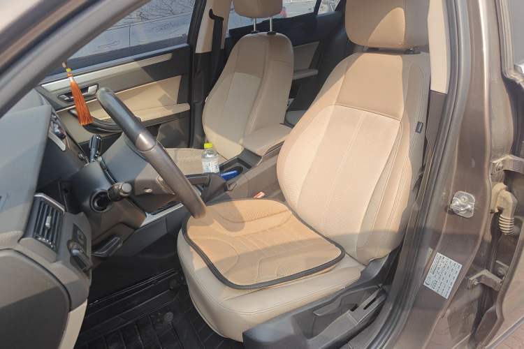 Used Qoros 3 2014 Sedan 1.6L Manual Zhiyue Model
