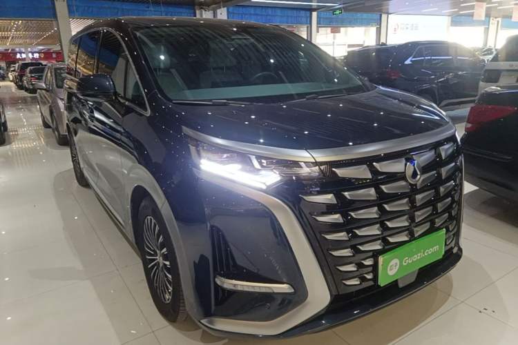 Used Denza D9 2022 DM-i 970 Four-Wheel Drive Prestige Model