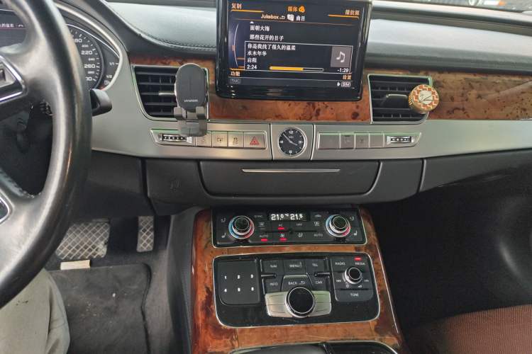 Used Audi A8 2011 A8L 3.0 TFSI quattro Luxury Edition (213kW) Audio And AC Panel