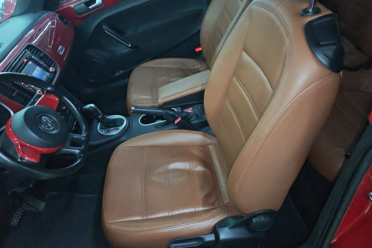 Used Volkswagen Beetle 2015 180TSI model
