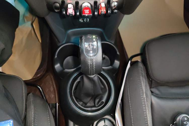 Used MINI 2016 1.5T COOPER Five-Door Edition Gear Lever