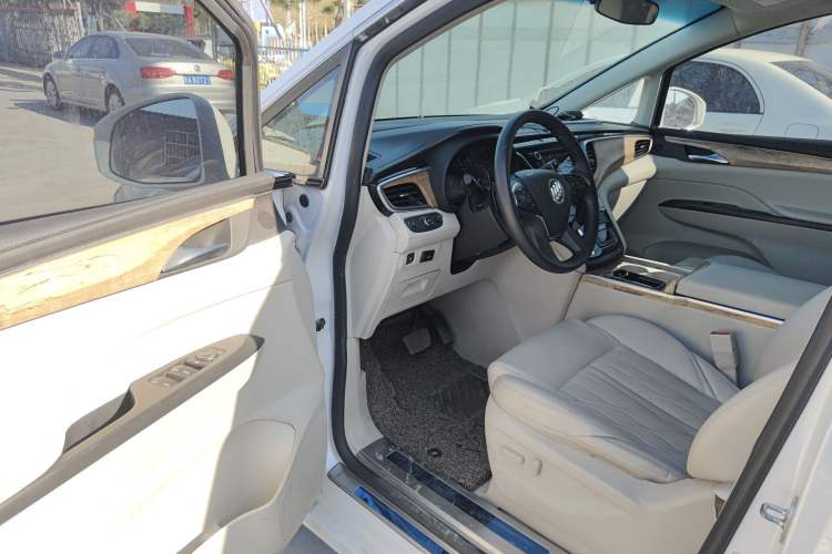 Used Buick GL8 2018 ES 28T Comfort Model China VI Standard