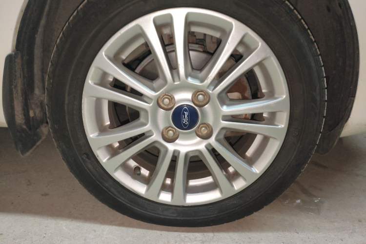 Used Ford Fiesta 2013 Hatchback 1.5L Manual Fashion Edition
