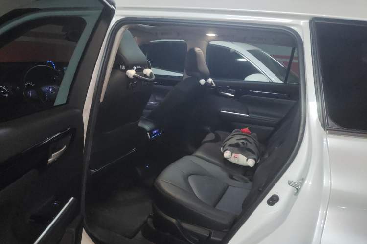 Used Toyota Highlander 2022 Dual-Engine 2.5L Four-Wheel Drive Prestige Version 7 Seats