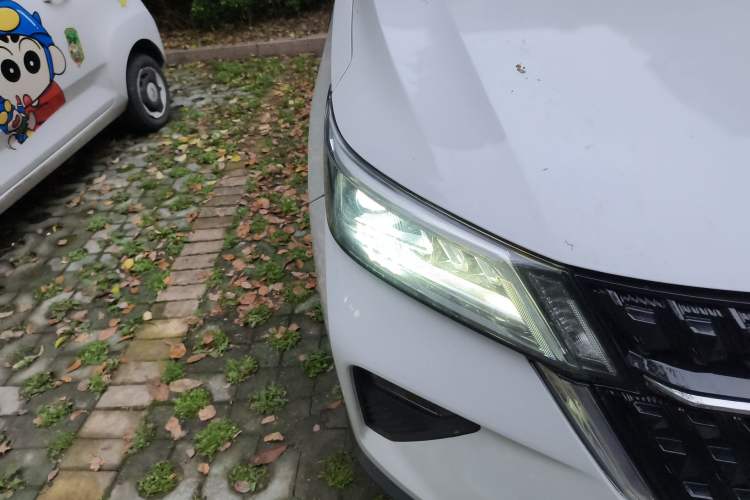 Used Wuling Asta 2021 1.5T CVT Star曜 Edition Right Front Headlight