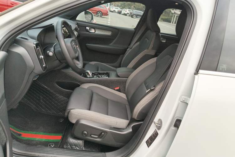 Used Volvo XC40 2023 B3 Zhiyuan Luxury Edition