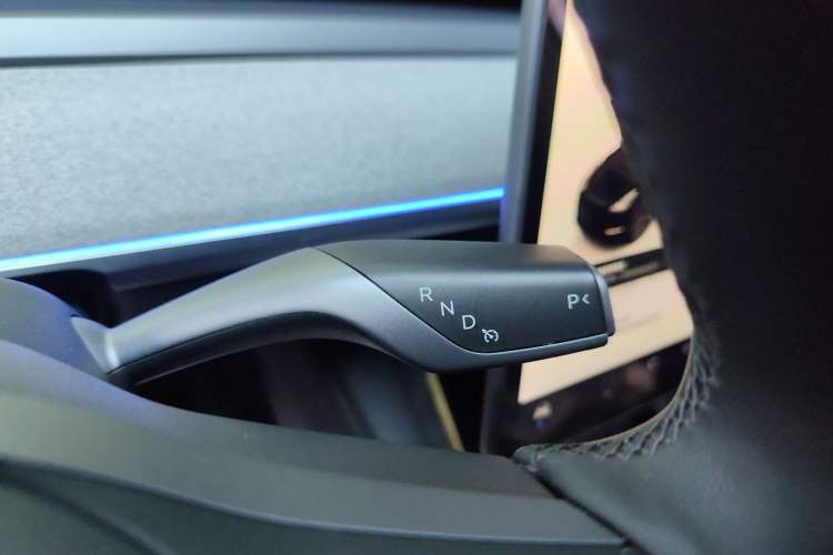 Used Tesla Model Y 2023 Rear-Wheel-Drive Version
