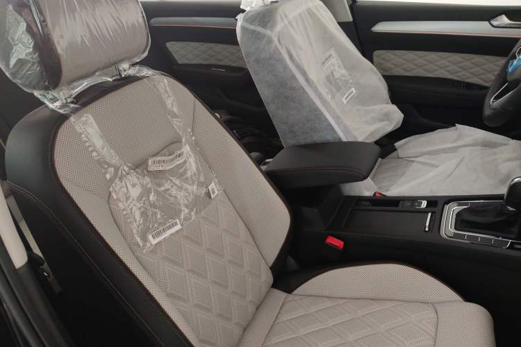 Used Volkswagen Magotan 2023 2 Million Units Commemorative Edition 330TSI DSG Luxury Version
