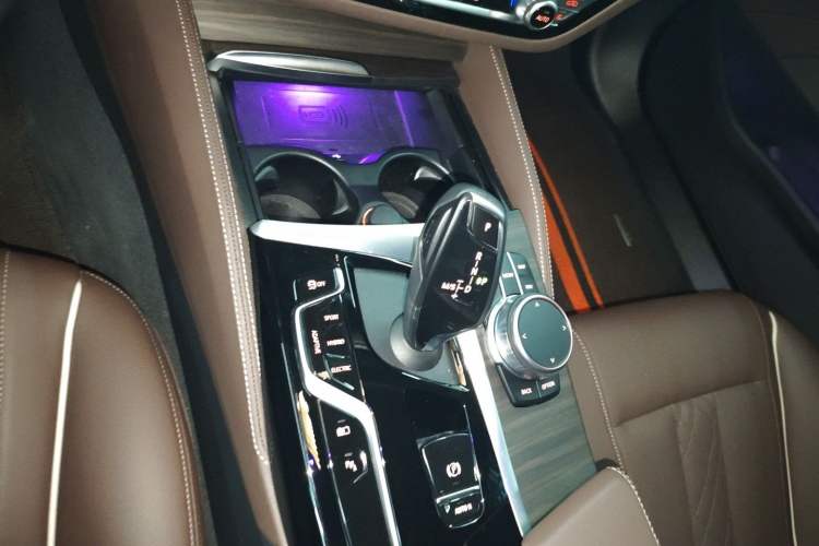 Used BMW 5 Series New Energy 2022 535Le Luxury Package
