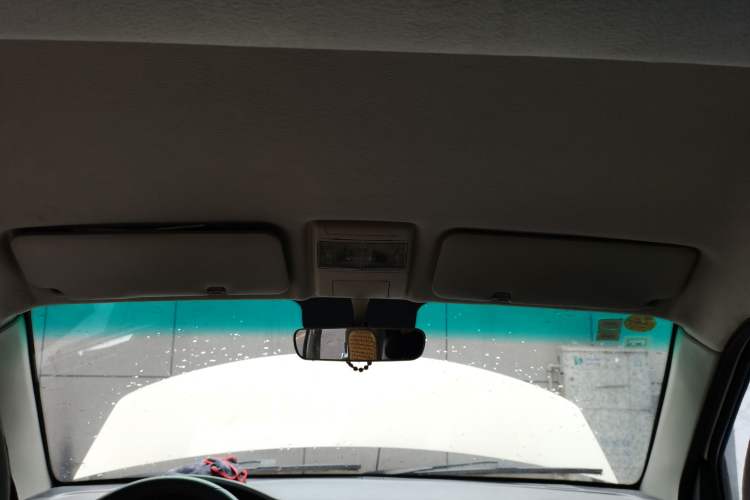 Used Jinbei New Hiace X30L CNG 2023 70L CNG Wealth Edition Coach 6/7-Seater Central Air-Conditioned Version SWCC15M