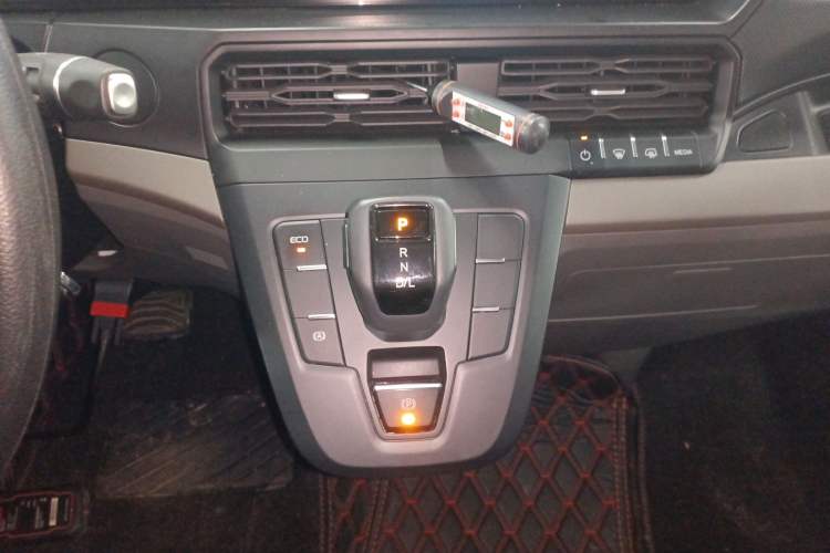 Used Ford Transit 2023 2.0T Gasoline Automatic Multi-Function Commercial Vehicle Mid-Drive Mid-Roof 5/6 Seats