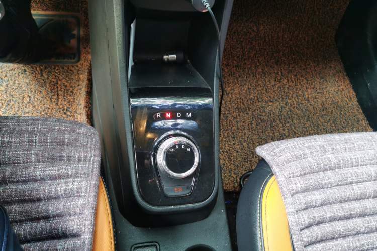 Used Baojun 310 2017 1.5L Automatic Luxury Model Gear Lever