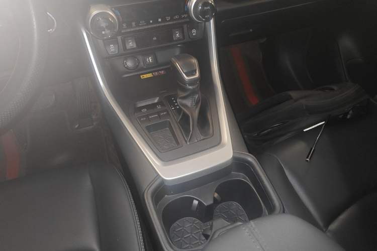 Used Toyota RAV4 2023 2.0L CVT Two-Wheel Drive Fashion Plus Edition Gear Lever