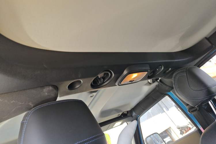 Used BAIC Off-Road BJ40 2018 2.3T Automatic Four-Wheel Drive Ring of the Tower Champion Edition China V Emission Standard Headliner